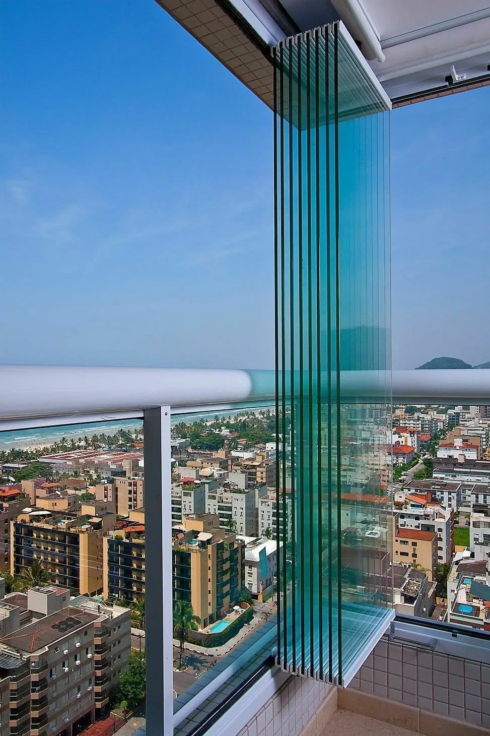 frameless-glass-retractable-bifold-windows frameless-glass-retractable-bifold-windows